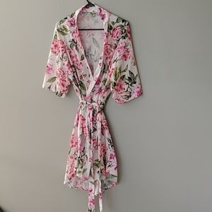 Garden of Blooms Brie Robe NWOT